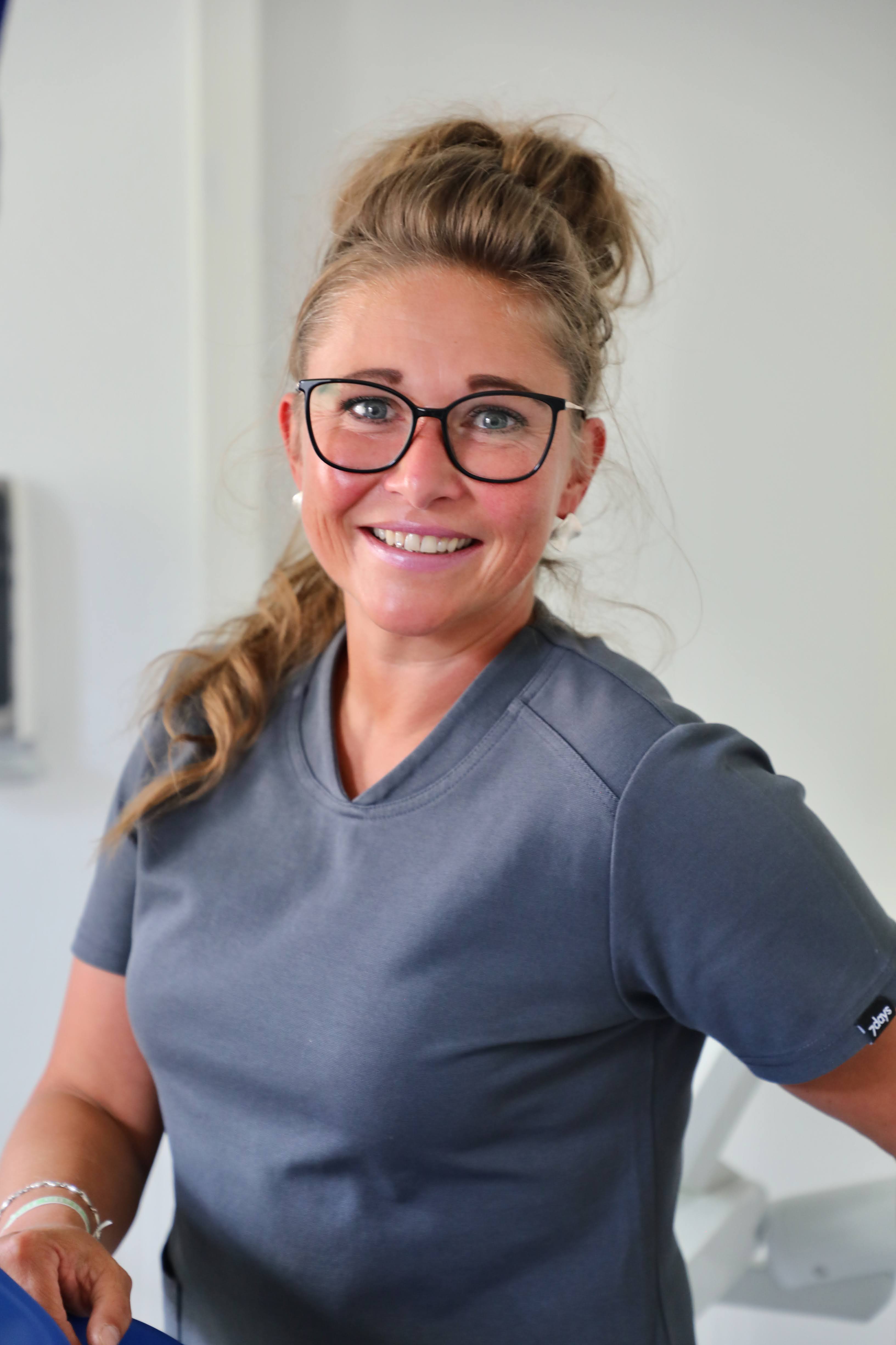 Schwester Stefanie - Zahnarztpraxis Beneke Loitz